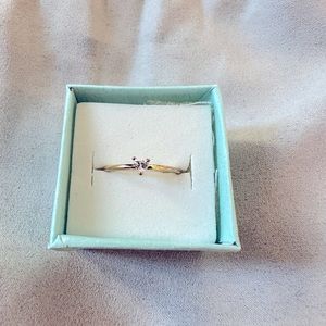 NWT Dainty Crystal Heart Ring